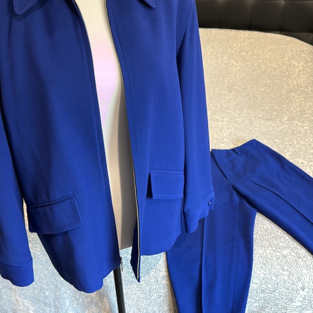 Ellen Tracy Linda Allard Blue Pantsuit Elegant Design.
